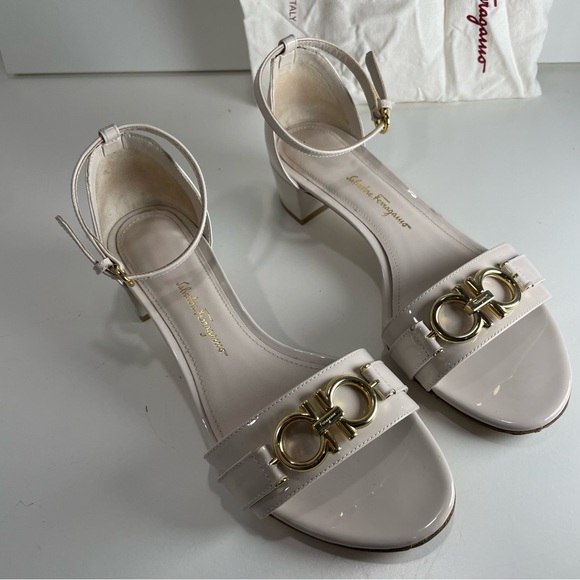 Salvatore Ferragamo Como Gancini Block Heel Sandals Sz 5.5...
